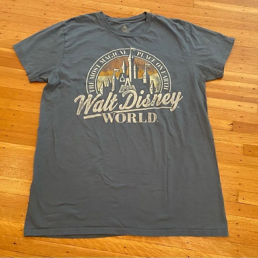 Walt Disney World Cinderella Castle blue short sleeve tee shirt